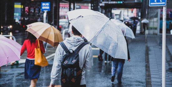 雨でもできる外壁塗装の唯一の工程「高圧洗浄」