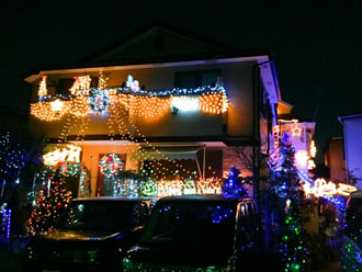 【電気の扱いは要注意】自宅をクリスマスイルミネーションする際の注意点