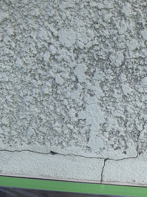 北区植木町外壁塗装ヒビ