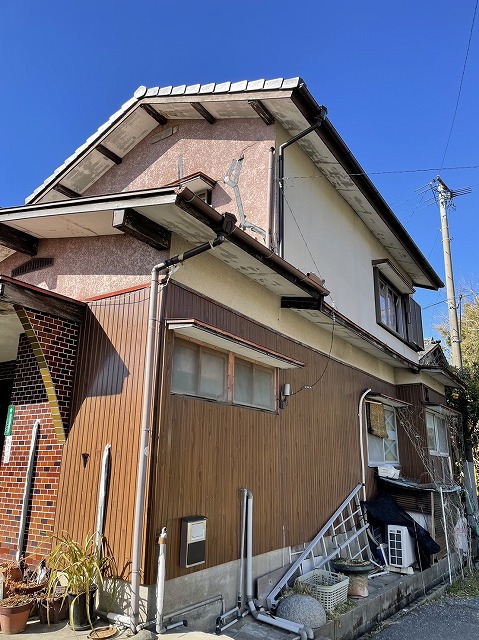 【完全無料！！】熊本市南区にて無料点検・調査を行ってきました、軒天井の腐敗や外壁のヒビ割れ等が目立ちました