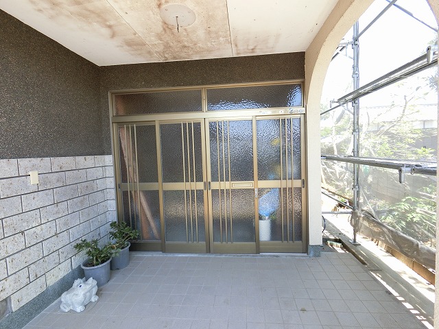 熊本市南区会富町で玄関ドア工事をおこないました。