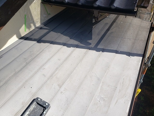 熊本市東区ガルバリウム鋼板屋根塗装前