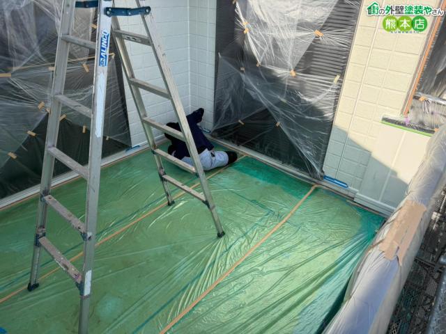 【上天草市】外壁塗装前の養生作業｜塗らない場所を守り、仕上がりの美しさを決める職人の下準備
