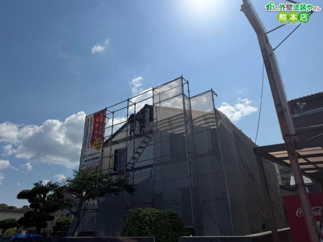 【上天草市】海沿いのお宅の塗装工事は足場仮設からスタート｜安全と品質を支える縁の下の力持ち