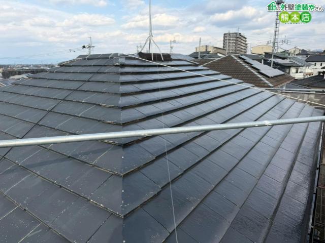 【熊本市北区】色褪せた陶器瓦の屋根下塗り！究極の艶を生み出す土台づくり
