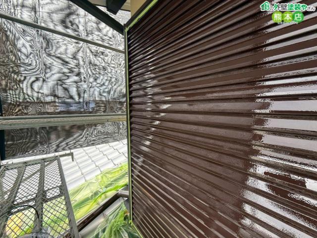 【熊本市南区】色褪せ・サビが進んだ雨戸と戸袋の塗装！防犯設備をしっかり守ります