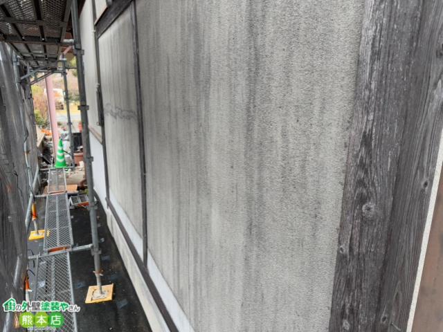 外壁の埃や汚れの写真
