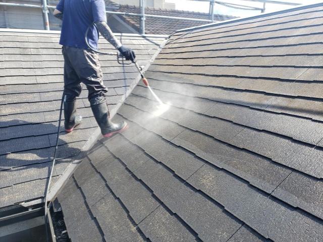 西区島崎高圧洗浄屋根の様子