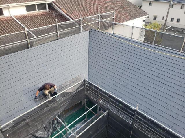 熊本市西区屋根中塗り中上空からの写真