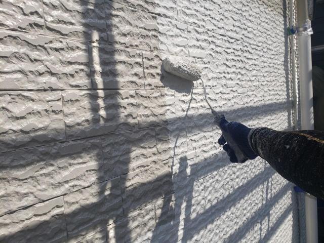 熊本市西区島崎サイディング外壁中塗り中