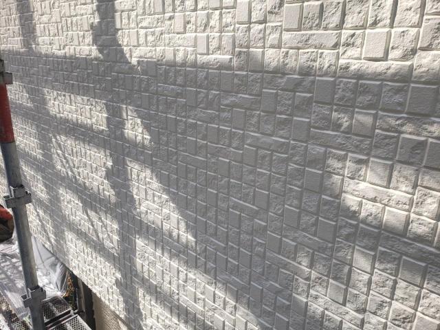 菊池郡大津町アイボリーサイディング外壁中塗り後引きで見たときの写真