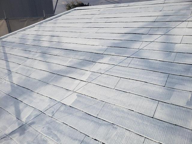 菊池郡菊陽町にて傷みがあったスレート屋根を遮熱塗料で塗り替え。季節が変わっても高い品質をお届けいたします！