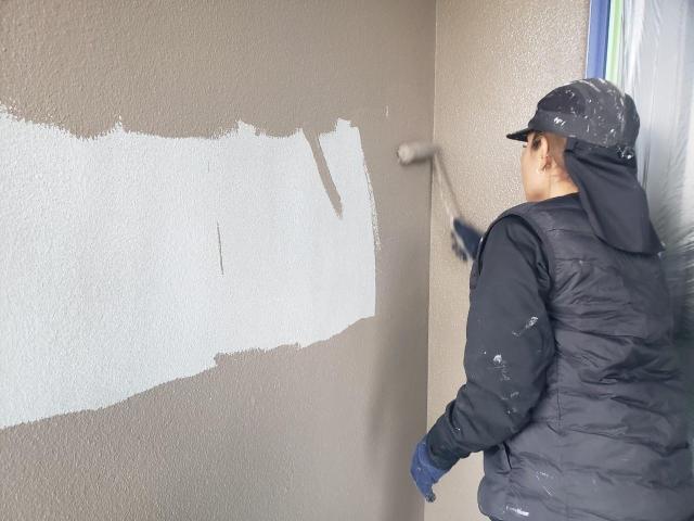 熊本市南区にてモルタル外壁塗装工事の仕上げ。超高性能なプレミアム塗料で超耐久性と汚れにくさをゲット！！