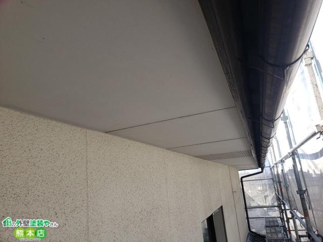 熊本市東区　経年劣化して色褪せていた破風板、樋、シャッター塗装工事│雨漏りやシロアリ被害を受けないために
