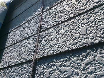 世田谷区梅丘で反りが酷くなったサイディング張りの外壁は張り替え工事が必要です