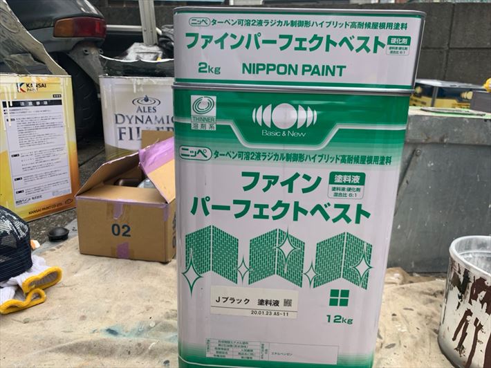 江戸川区篠崎でコロニアル屋根にニッペファインパーフェクトベストで塗装工事中です