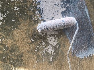 中央区湊でモルタル外壁の塗装工事、ラジカル制御形塗料のパーフェクトトップで仕上げていきます