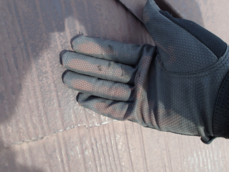 板橋区中台にて屋根メンテナンス調査、チョーキング現象が出たスレートにはサーモアイSiによる塗装工事をご提案