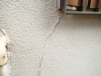 八王子市中野上町にて屋根・外壁塗装工事の調査、塗膜が剥離したスレート屋根には、ファインパーフェクトベストによる塗装工事をご提案