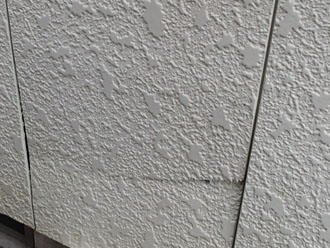江戸川区で外壁点検、割れて凹んだ窯業サイディングは直せるのか