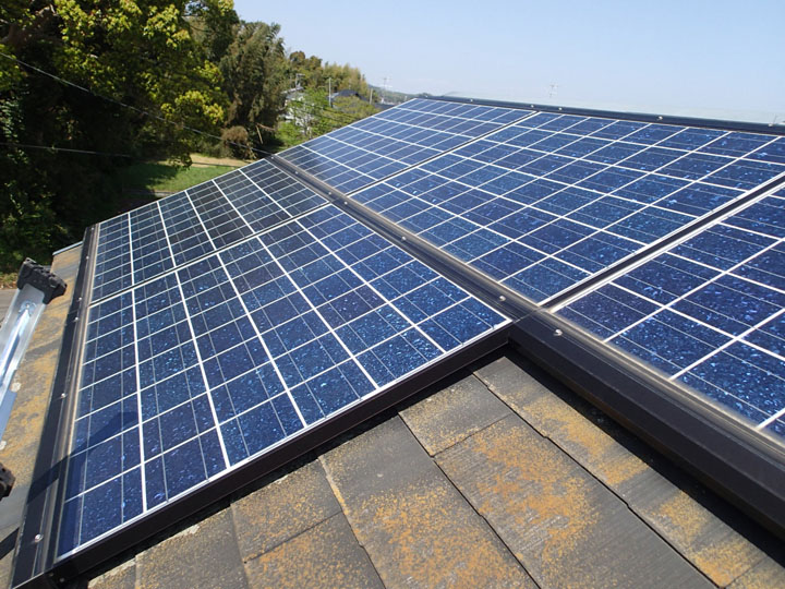 荒川区町屋で太陽光パネルを載せたスレート屋根への塗装のご依頼