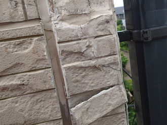 足立区で意匠性の高いサイディング外壁だからこその傷みを点検