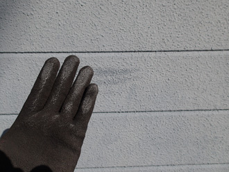 狛江市駒井町にて外壁と屋根の塗装メンテナンス調査、築12年目で塗膜が劣化した外壁にはパーフェクトトップをおすすめしました