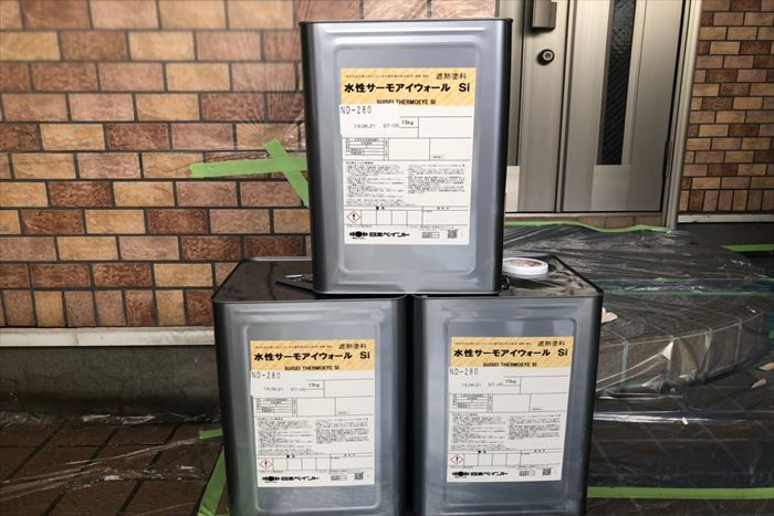 葛飾区高砂で遮熱塗料で外壁塗装工事中、遮熱塗料でのお手入れは自治体のエコ助成金の対象となります