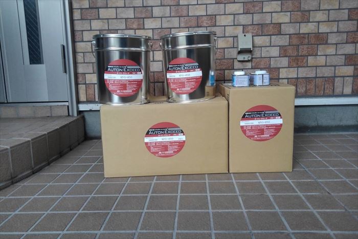 江戸川区松江で外壁塗装、サイディングの目地にはシーリングの打ち換えと増し打ち工事を行います