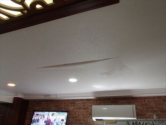 江戸川区｜ビルの窓周りと天井の雨漏り調査