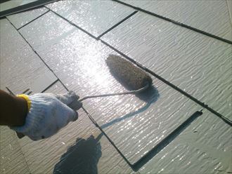 江戸川区でコロニアルのヒビ補修と塗装中塗りを実施しました