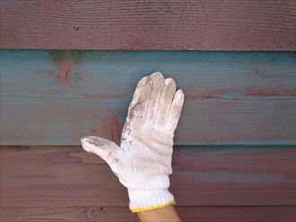 江東区で防火木製サイディング塗装後の変色、原因と対策、テスト再塗装へ