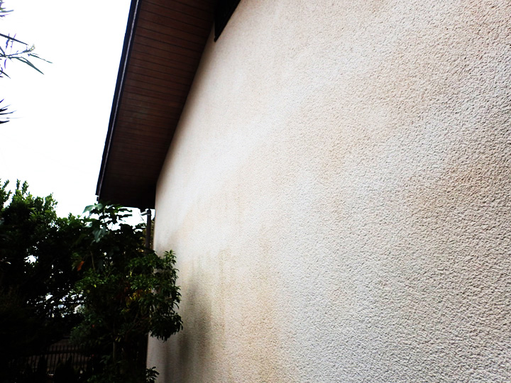 いすみ市大原にて外壁塗装の調査、チョーキング現象が出ているモルタル外壁にエラストコートによる外壁塗装工事をご提案