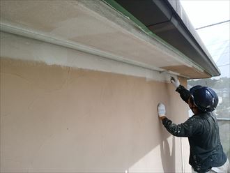 千葉市若葉区の塗装工事下塗り中塗り作業