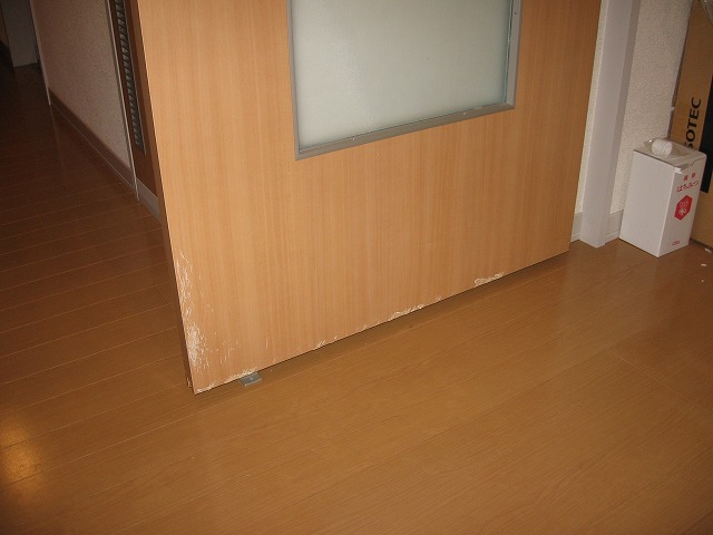 福島市でネットからのお問い合わせで、木枠、ドア塗装、補修の見積もり