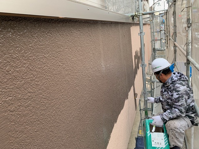 福島市中町のビル改装工事で外部の塗装作業が始まりました